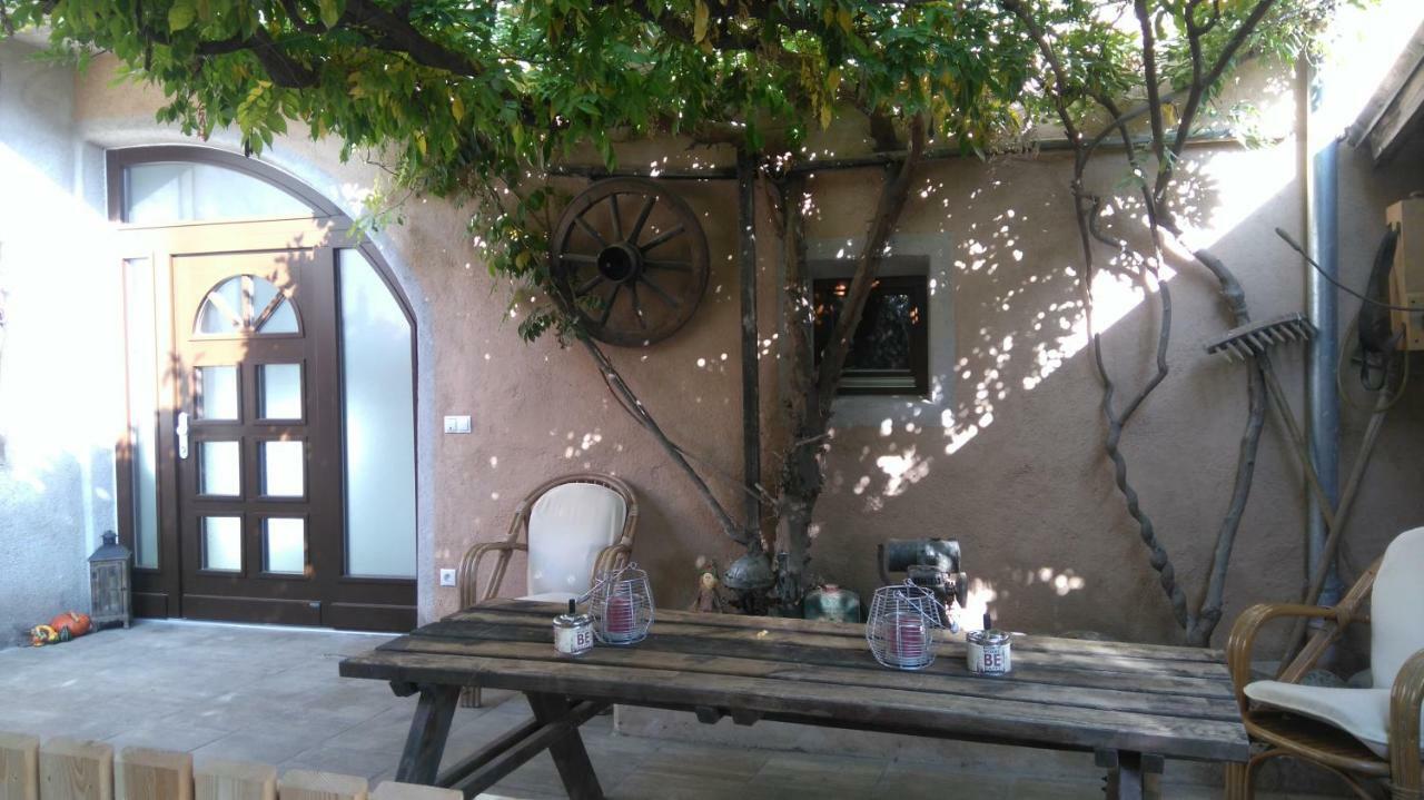 Haus Moeltner - Apartment "Weinansetz" Caldaro Esterno foto
