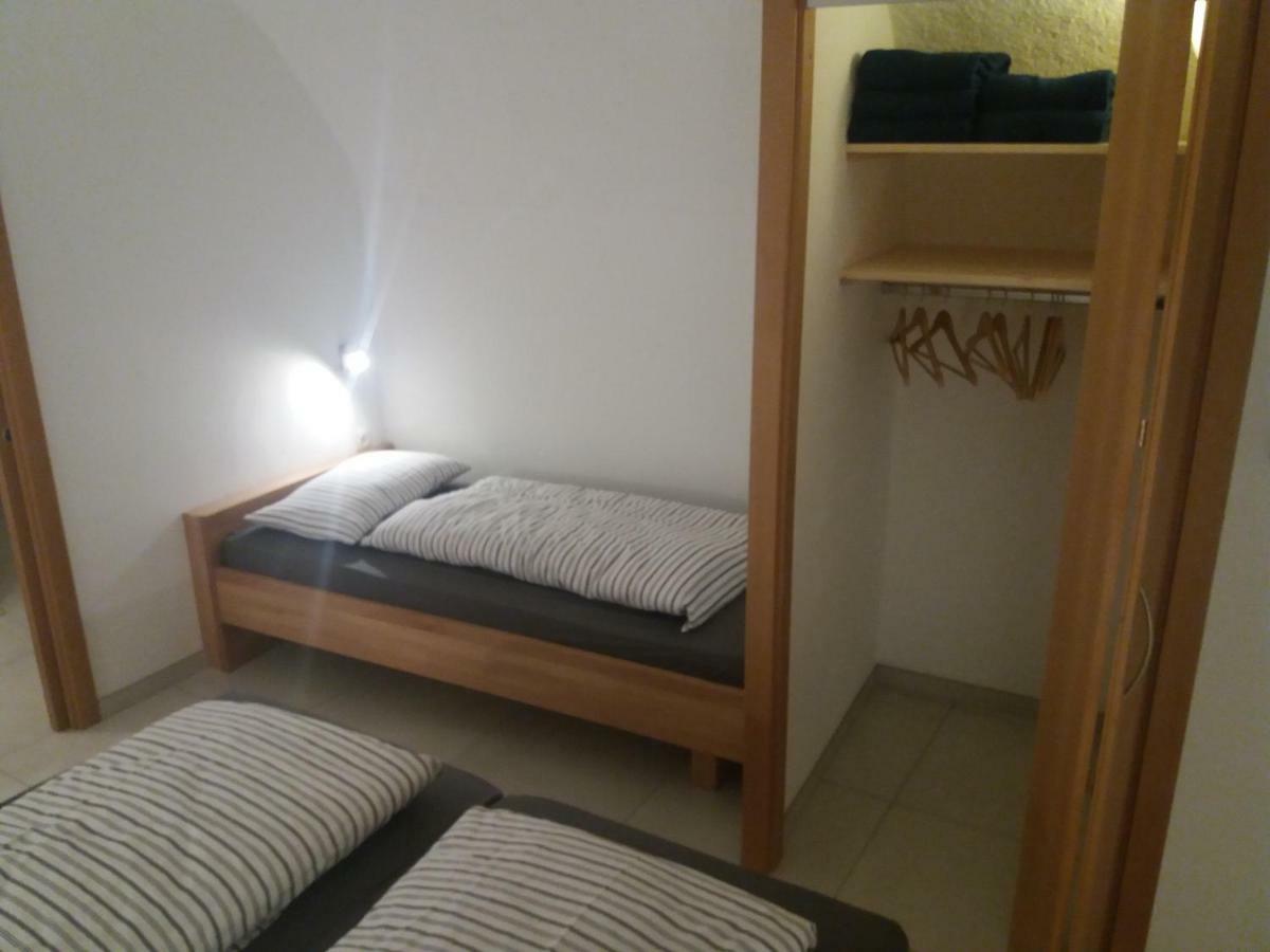 Haus Moeltner - Apartment "Weinansetz" Caldaro Esterno foto